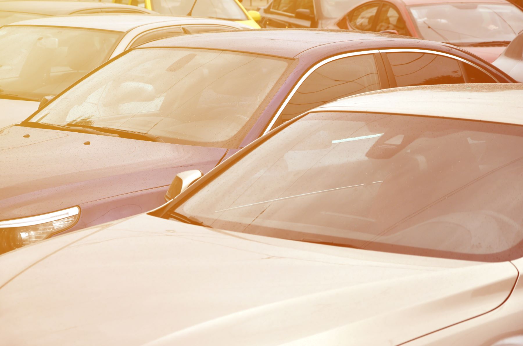 Historia pojazdów z importu – jak rozpoznać auto powypadkowe po numerze VIN?